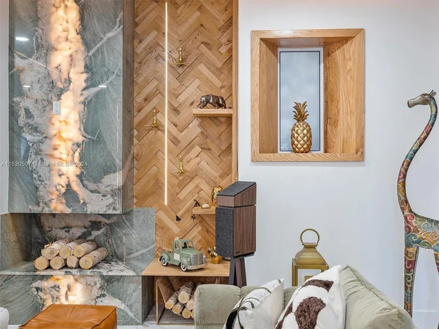 4431 Alton Rd, Miami Beach FL 33140