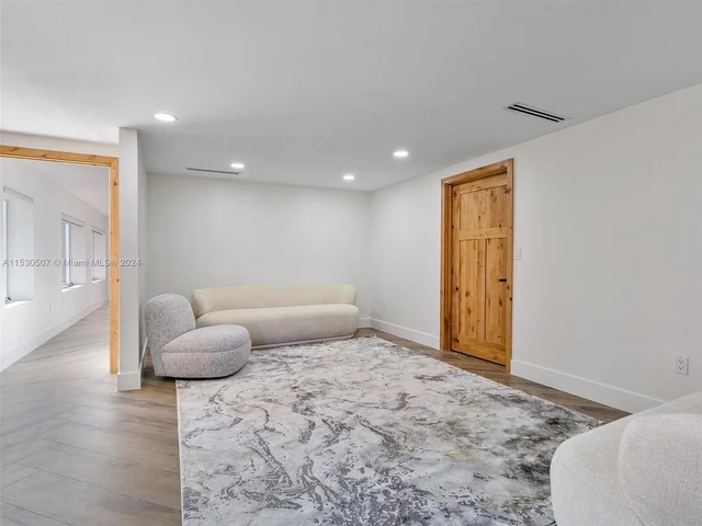 4431 Alton Rd, Miami Beach FL 33140