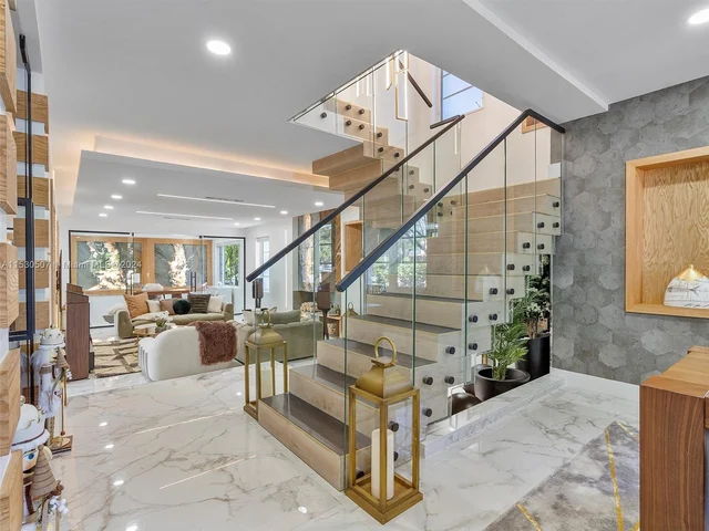 4431 Alton Rd, Miami Beach FL 33140