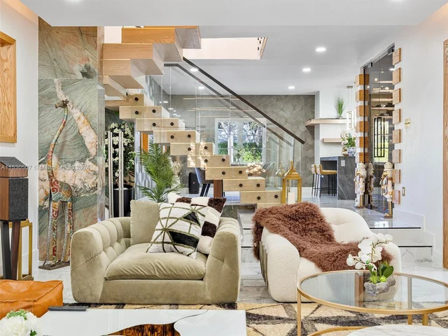 4431 Alton Rd, Miami Beach FL 33140