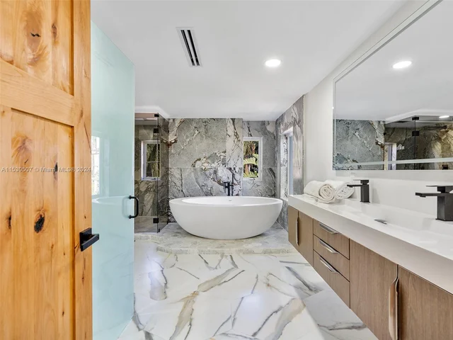 4431 Alton Rd, Miami Beach FL 33140