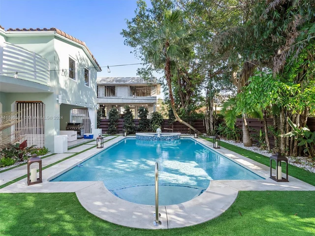 4431 Alton Rd, Miami Beach FL 33140