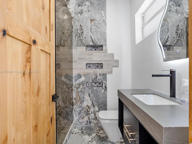 4431 Alton Rd, Miami Beach FL 33140