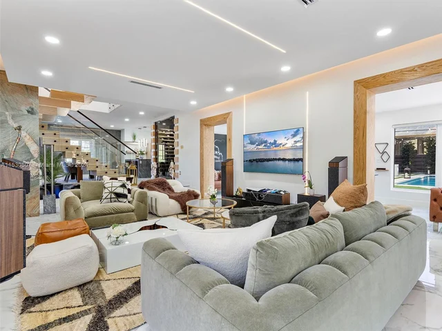 4431 Alton Rd, Miami Beach FL 33140