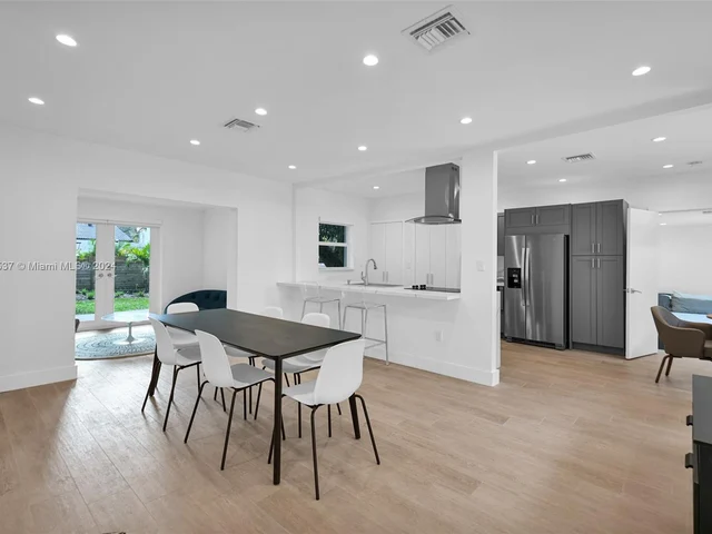 742 NE 81st St, Miami FL 33138