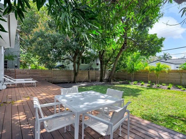 742 NE 81st St, Miami FL 33138