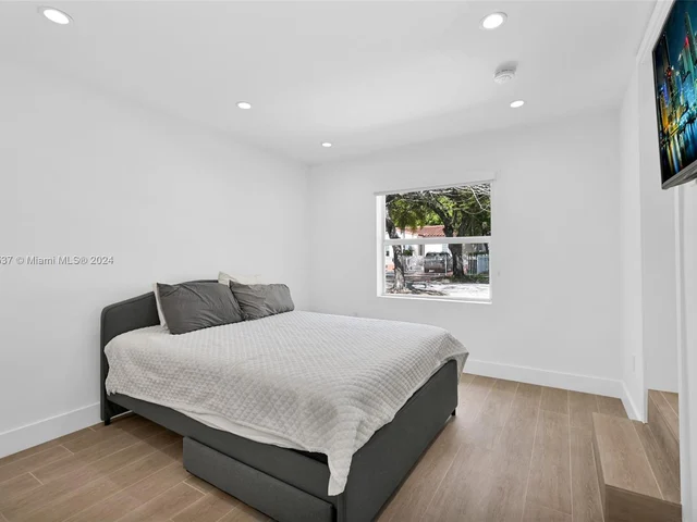 742 NE 81st St, Miami FL 33138