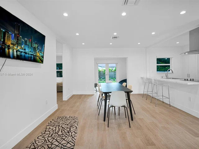 742 NE 81st St, Miami FL 33138