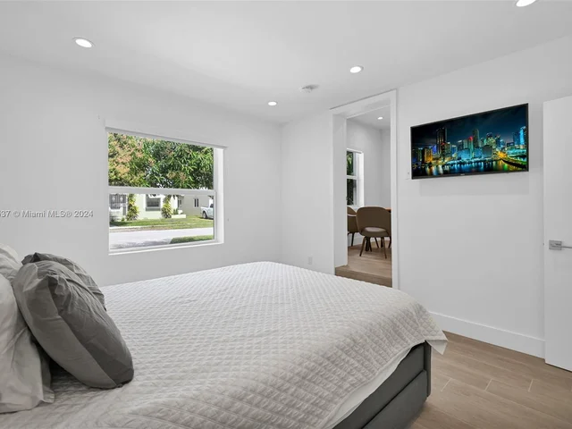 742 NE 81st St, Miami FL 33138