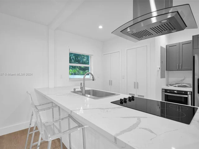 742 NE 81st St, Miami FL 33138