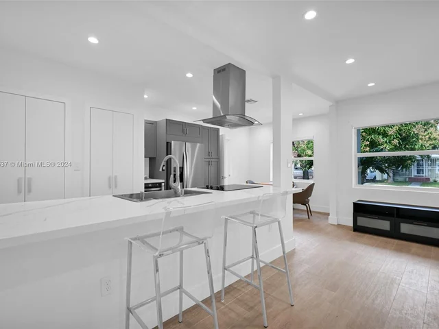 742 NE 81st St, Miami FL 33138