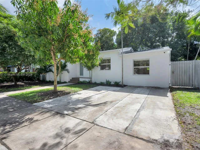 742 NE 81st St, Miami FL 33138
