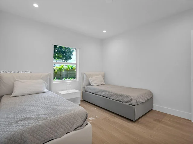 742 NE 81st St, Miami FL 33138