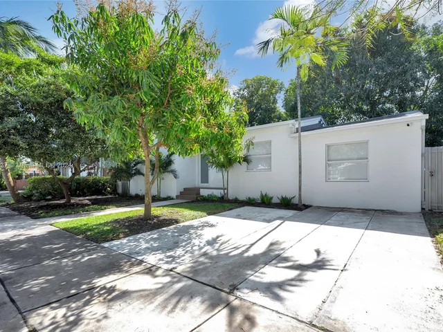 742 NE 81st St, Miami FL 33138