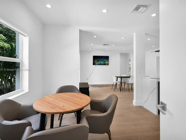 742 NE 81st St, Miami FL 33138