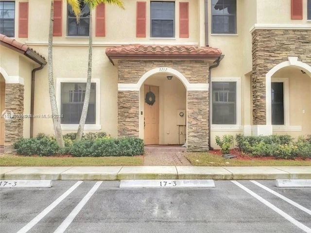 3212 SE 4th Ct # 3212, Homestead FL 33033