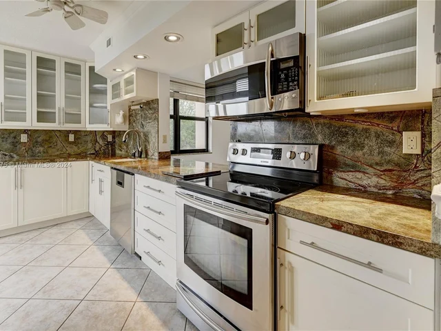 6800 Cypress Rd # 506, Plantation FL 33317