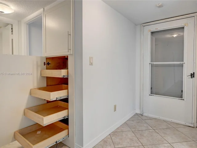 6800 Cypress Rd # 506, Plantation FL 33317