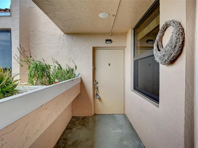 6800 Cypress Rd # 506, Plantation FL 33317