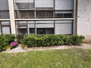6100 NW 44th St # 104, Lauderhill FL 33319