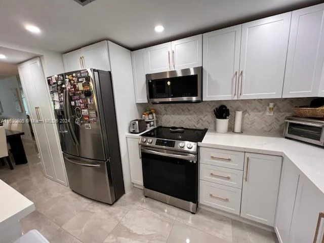 6100 NW 44th St # 104, Lauderhill FL 33319