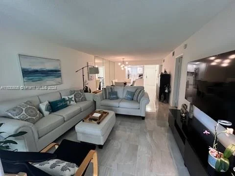 6100 NW 44th St # 104, Lauderhill FL 33319