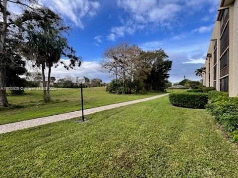 6100 NW 44th St # 104, Lauderhill FL 33319