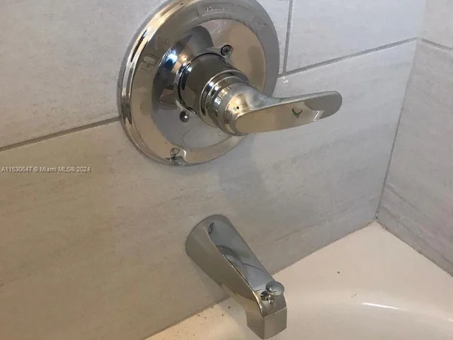 2395 NW 95th St, Miami FL 33147