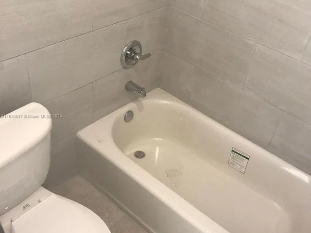 2395 NW 95th St, Miami FL 33147