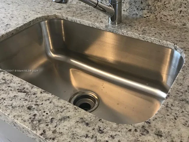 2395 NW 95th St, Miami FL 33147