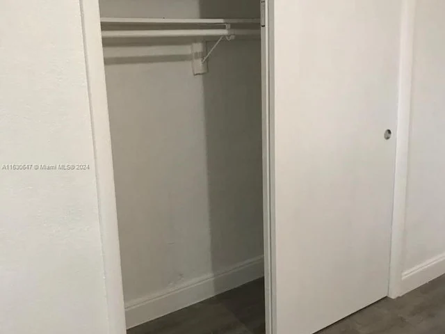 2395 NW 95th St, Miami FL 33147