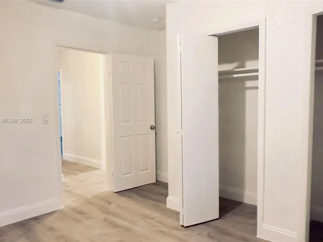 2395 NW 95th St, Miami FL 33147