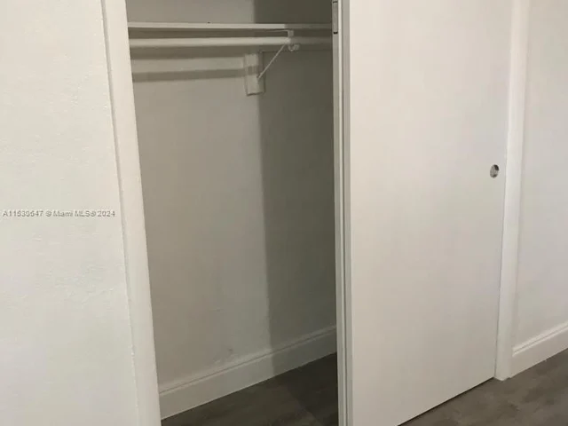 2395 NW 95th St, Miami FL 33147