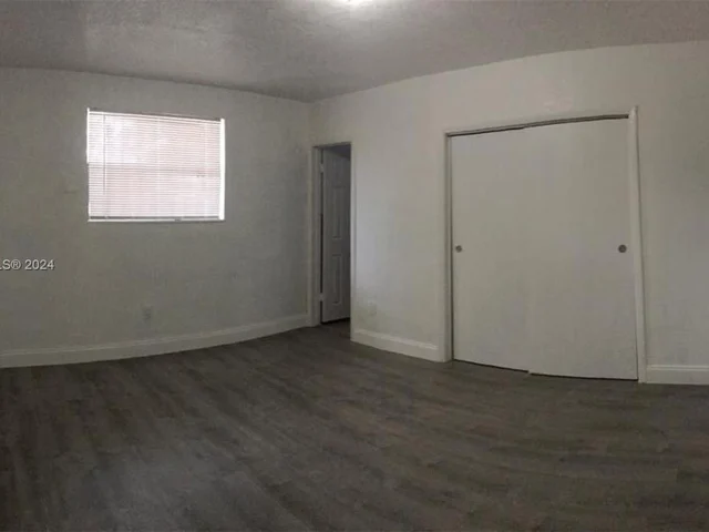 2395 NW 95th St, Miami FL 33147