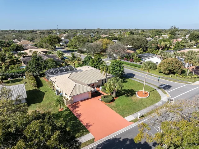 10100 Ramblewood Dr, Coral Springs FL 33071