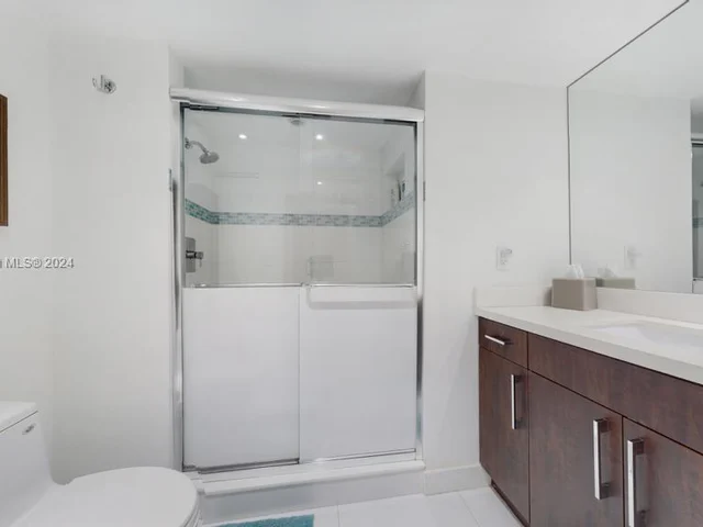 19667 Turnberry Way # 20F, Aventura FL 33180