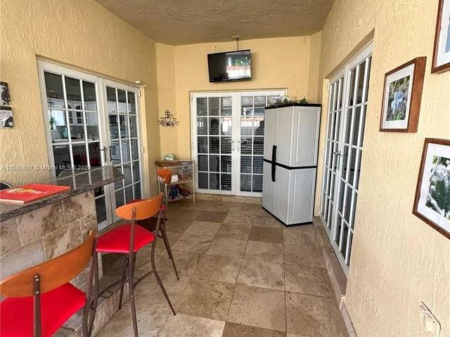 15901 SW 54th Ter, Miami FL 33185