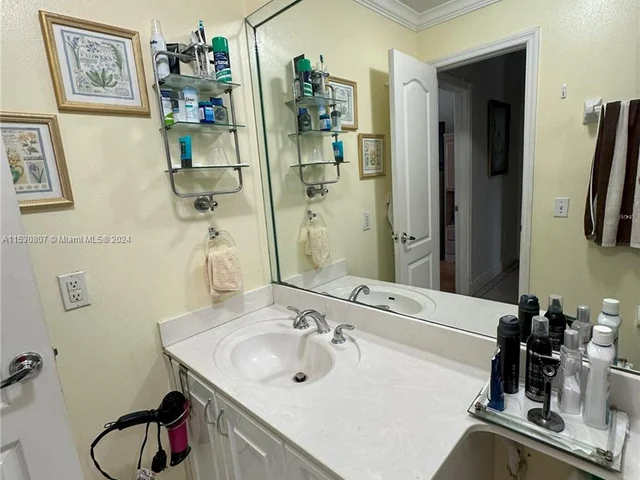 15901 SW 54th Ter, Miami FL 33185