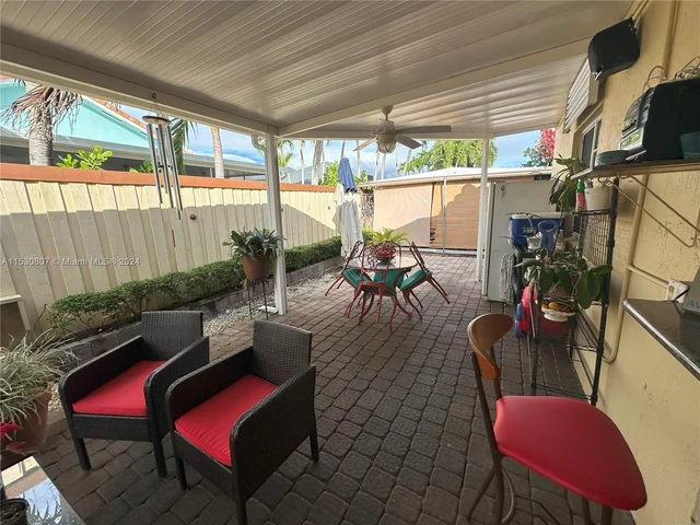 15901 SW 54th Ter, Miami FL 33185