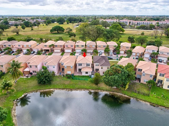 6785 NW 38th Dr, Lauderhill FL 33319