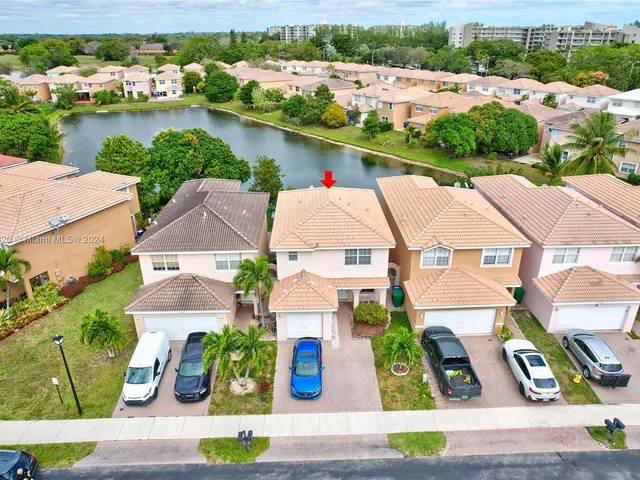 6785 NW 38th Dr, Lauderhill FL 33319