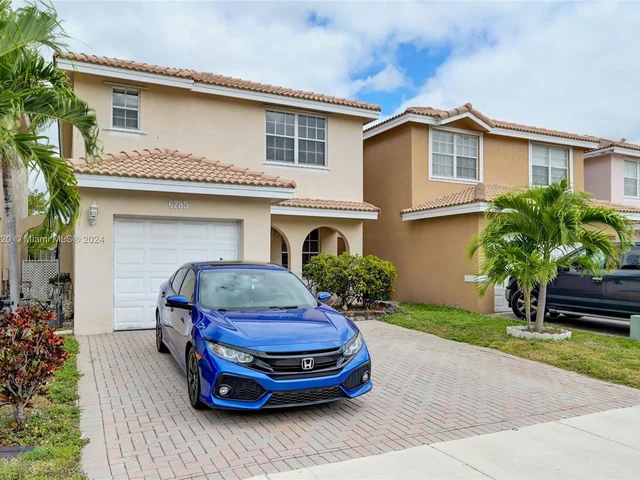 6785 NW 38th Dr, Lauderhill FL 33319