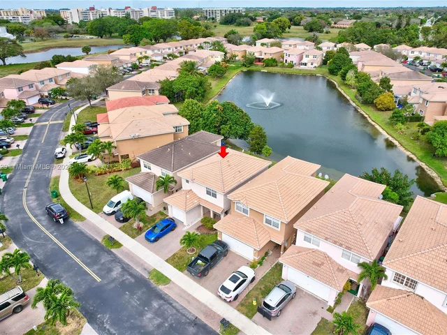 6785 NW 38th Dr, Lauderhill FL 33319