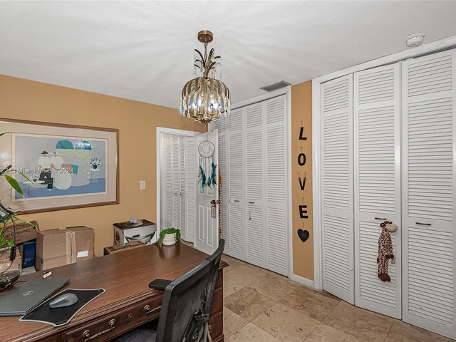 8451 NW 11th Ct, Pembroke Pines FL 33024