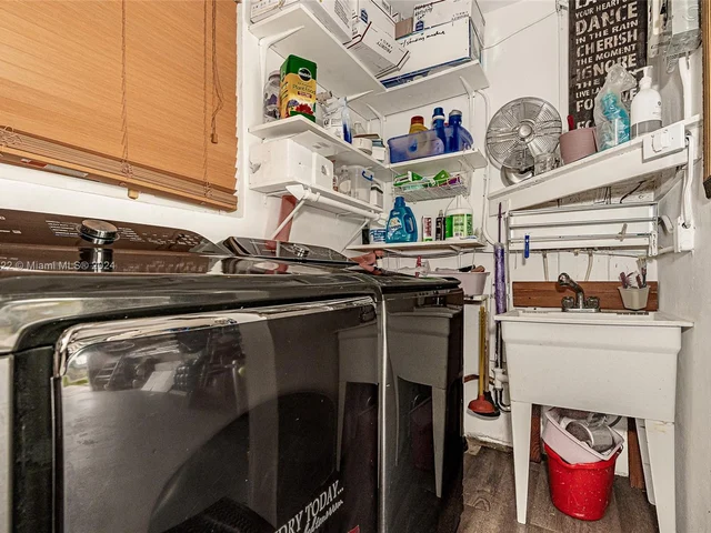 8451 NW 11th Ct, Pembroke Pines FL 33024