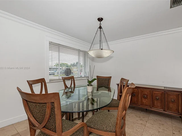 8451 NW 11th Ct, Pembroke Pines FL 33024