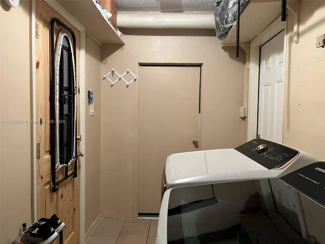 6955 NW 11th St, Margate FL 33063