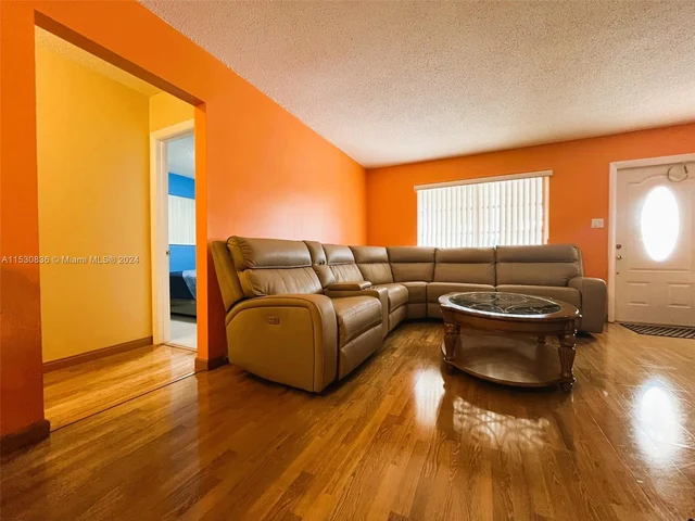 6955 NW 11th St, Margate FL 33063