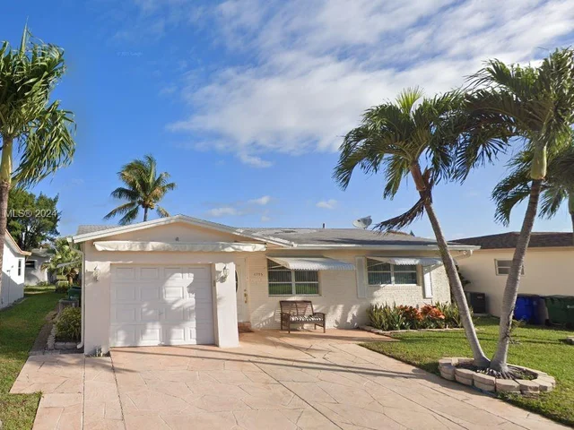 6955 NW 11th St, Margate FL 33063