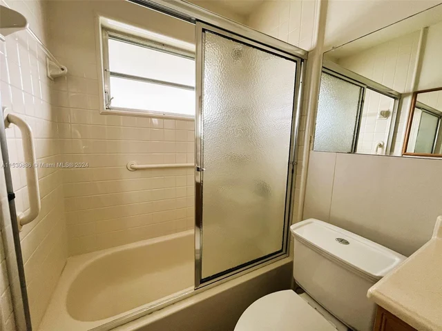 6955 NW 11th St, Margate FL 33063